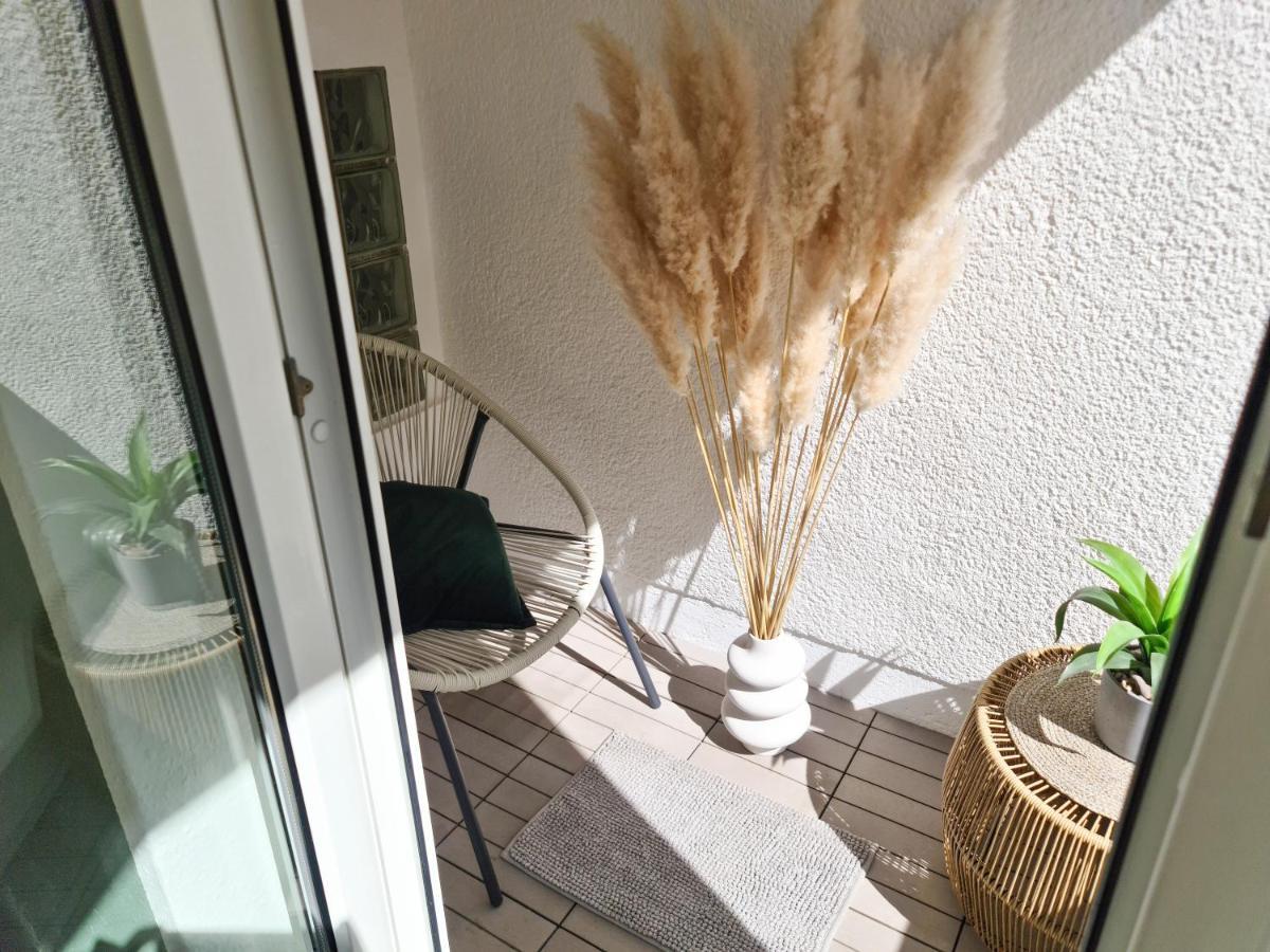 Schoene Ferienwohnung Im Zentrum Mit Self Check-In Und Free Wifi Essen Esterno foto